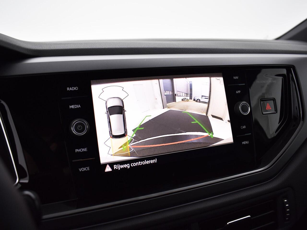 Volkswagen POLO R-Line Edition 1.0 TSI 95 PK 7 Versn. DSG · Voorraad Actie · Prijs is inclusief EU 2000,- inruilpremie · Speciaal ingekocht