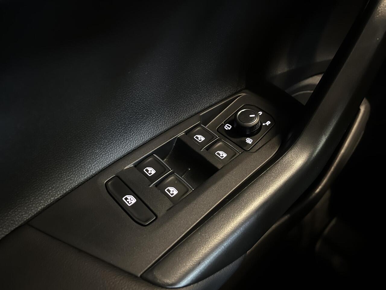 Volkswagen POLO 1.0 TSI Goal AUT 70kW Navigatie Apple Carplay/Android Auto Parkeersensoren Adaptive Cruise Control Stoelverwarming Matrix LED koplampen Climate Control Lichtmetalen velgen