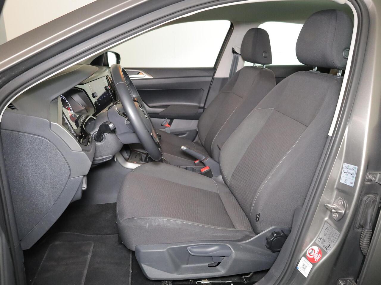 Volkswagen POLO 1.0 TSI Comfortline 95 pk | Navigatie | Parkeersensoren | Adaptieve cruise control | Apple Carplay/Android Auto |