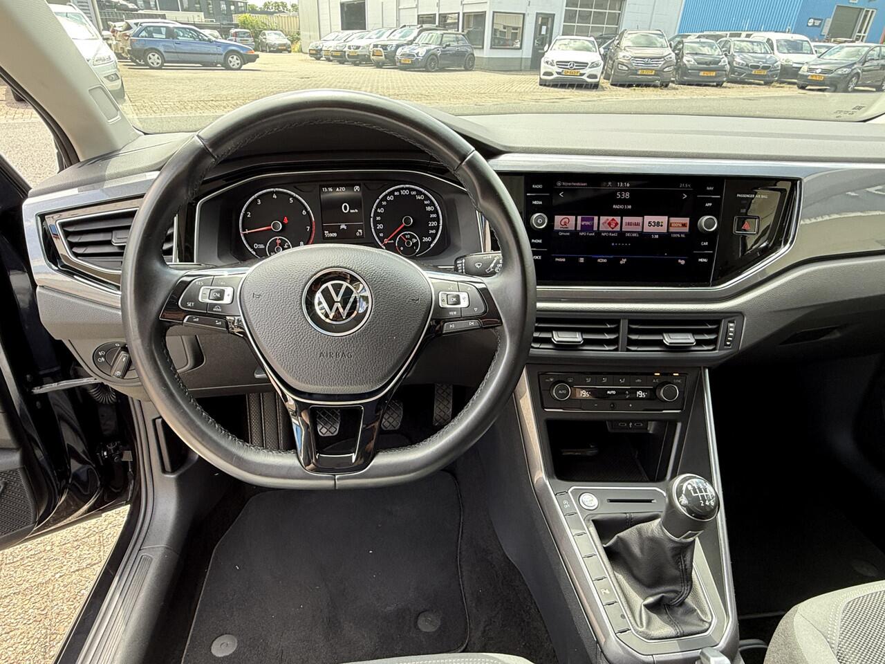 Volkswagen POLO 1.0 TSI Highline R | LED | Pano | Keyless | PDC v+a incl camera | Apple Carplay | ECC | Afn. trekhaak