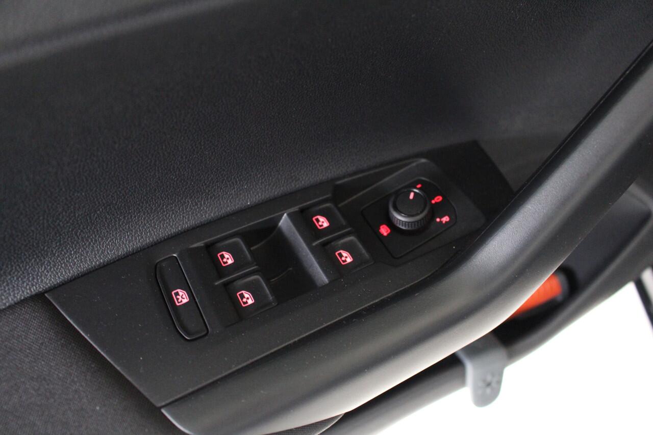 Volkswagen POLO 1.0 TSI Comfortline Airco | Navigatie | Cruise Control | DAB Radio