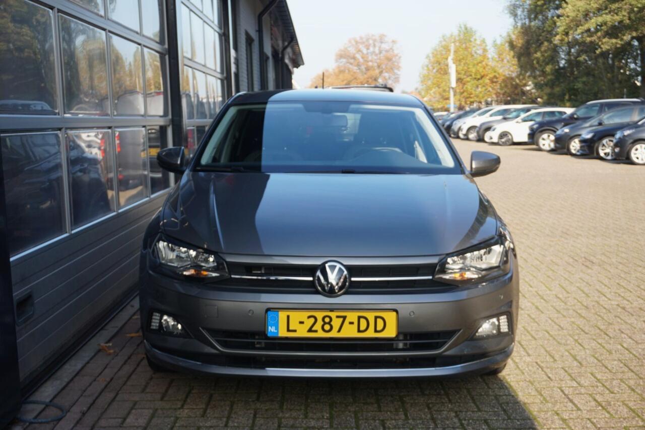 Volkswagen POLO 1.0 TSI Highline Navi/Trekhaak/PDC!