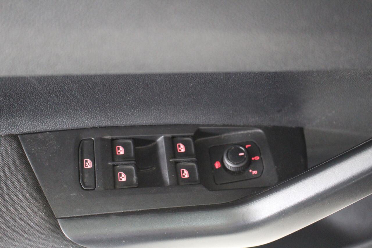 Volkswagen POLO 1.0 TSI Comfortline Business | Airco (Climatronic) | Navigatie | PDC