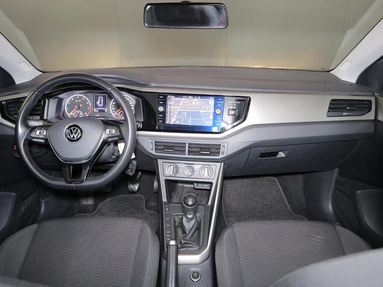 Volkswagen POLO 1.0 TSI R-Line Edition 95 pk | Navigatie | Parkeersensoren | Adaptieve cruise control | Apple Carplay/Android Auto |