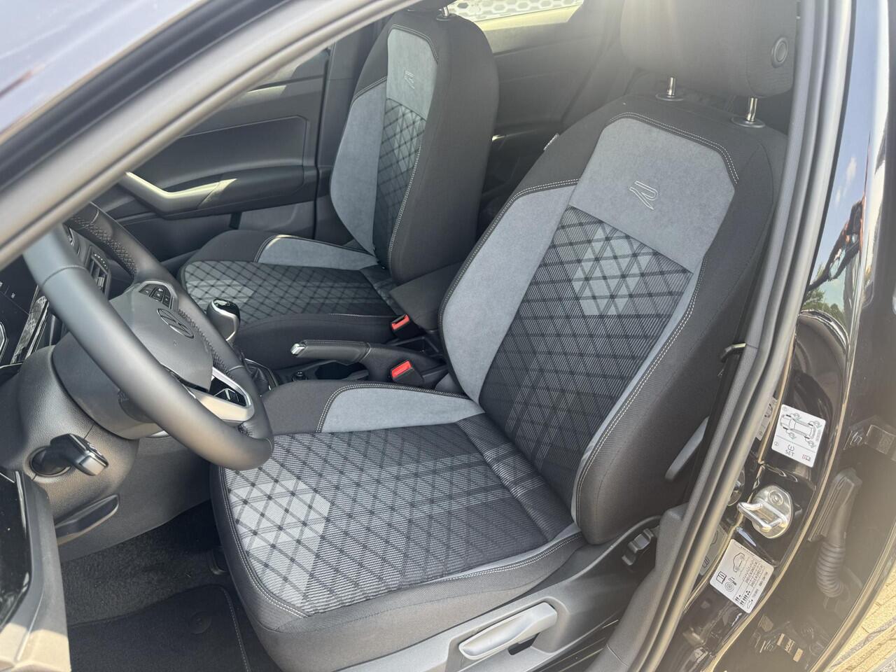 Volkswagen POLO R-Line 1.0 70 kW / 95 pk TSI Hatchback 5 versn. Ha nd | Multimedia pakket | Digital cockpit pro | Achteruitrijcamera |