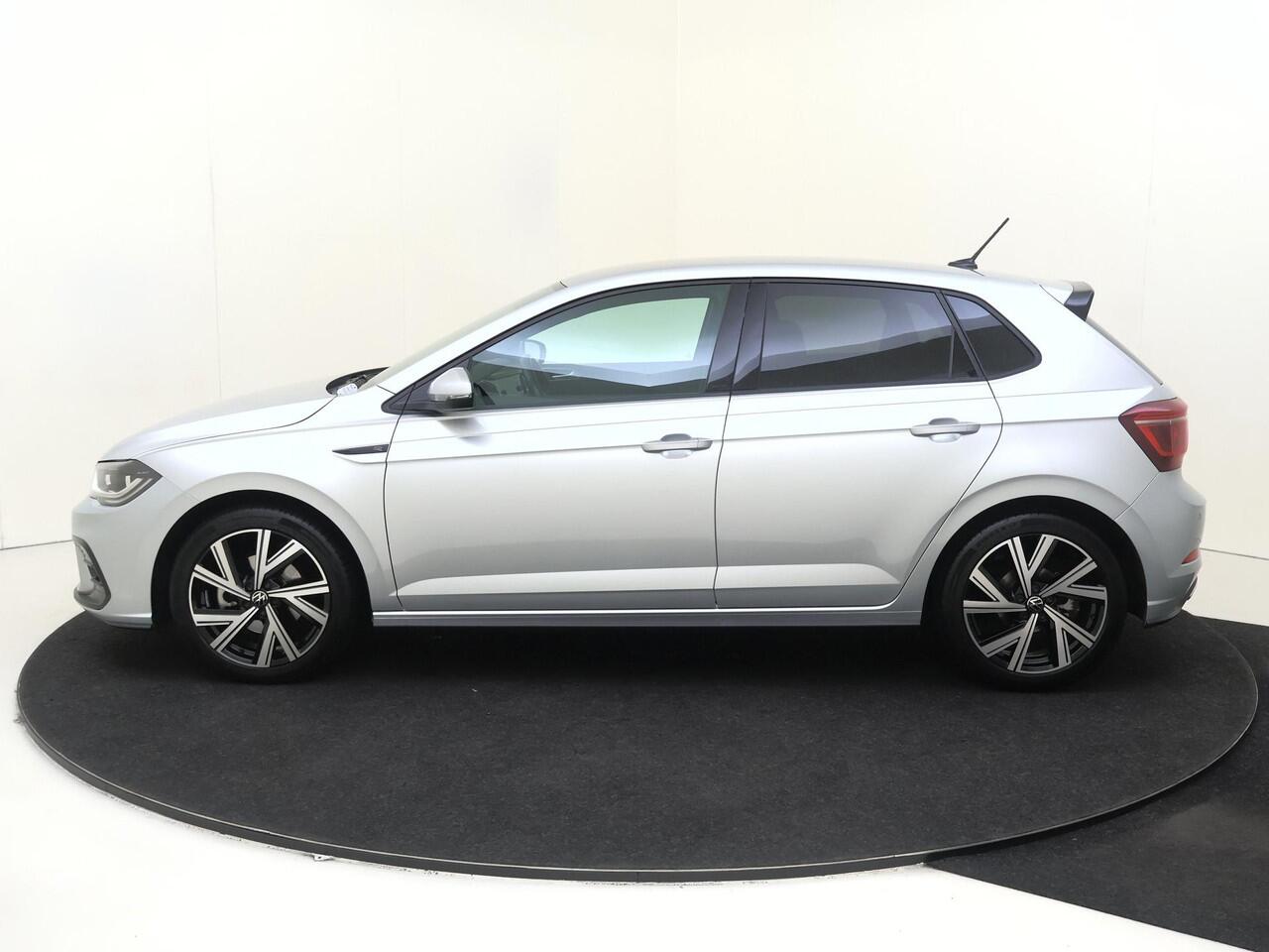 Volkswagen POLO 1.0 TSI R-Line Business | Trekhaak | Achteruitrijcamera | Stoelverwarming | Digital cockpit pro | Adaptieve cruise control | CarPlay | Navigatie |