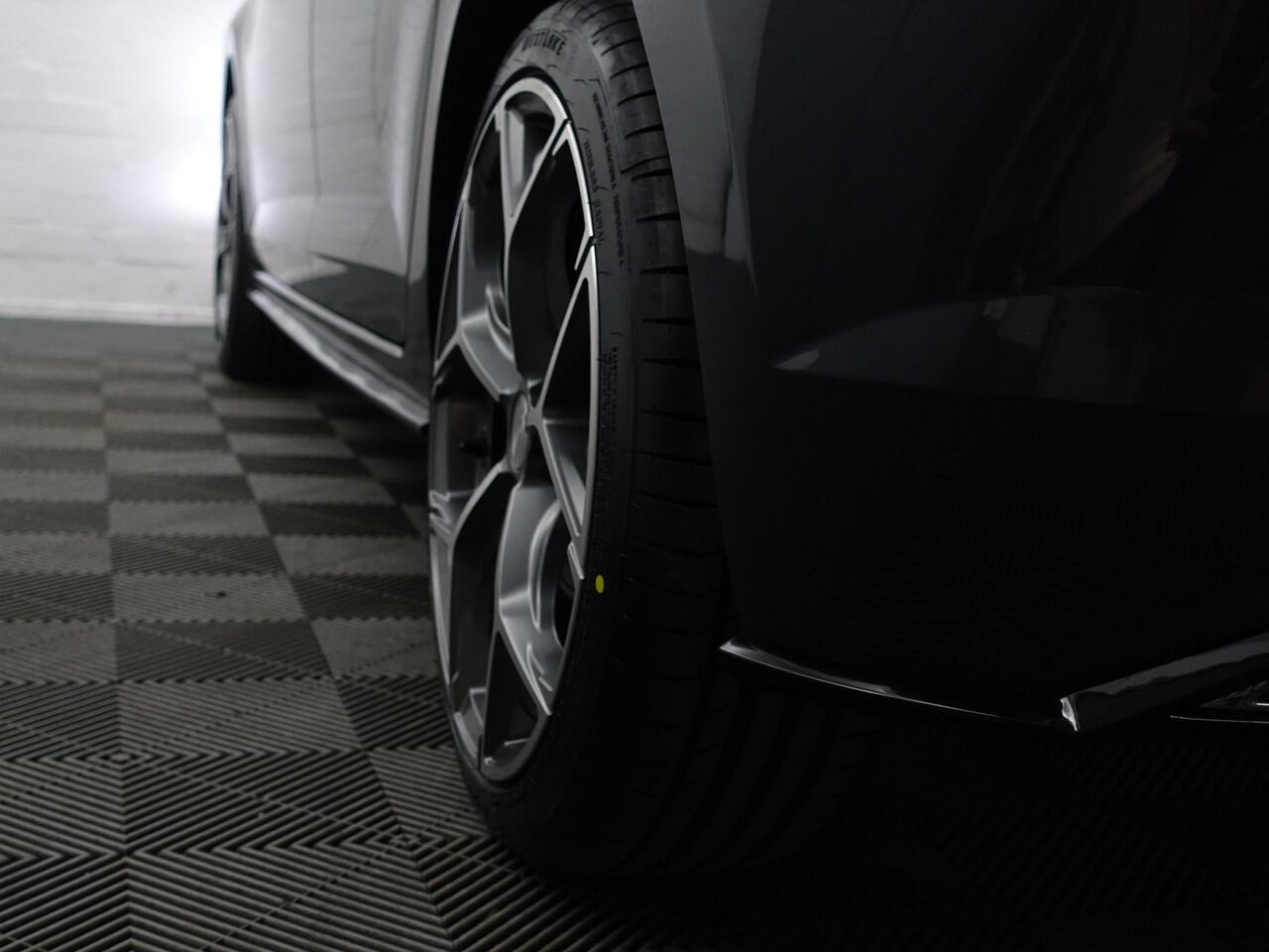 Volkswagen POLO 1.0 TSI R Line+ IQ Xenon Led Matrix, Carplay, Android Auto, Dynamic Select, ACC Cruise, Privacy Glass