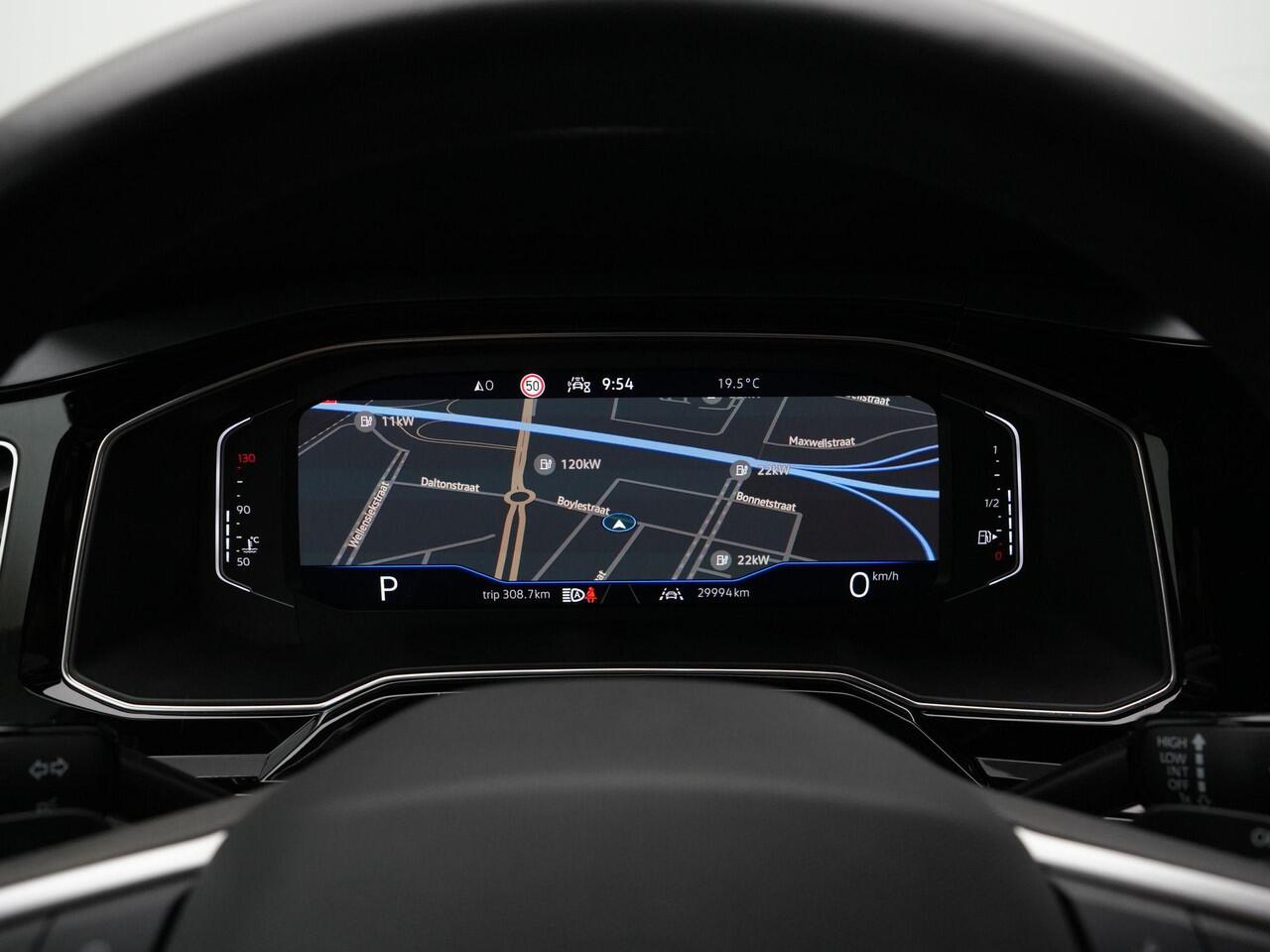 Volkswagen POLO 1.0 TSI 95 pk DSG R-Line | Panoramadak | IQ Light | Achteruitrijcamera | Navigatie