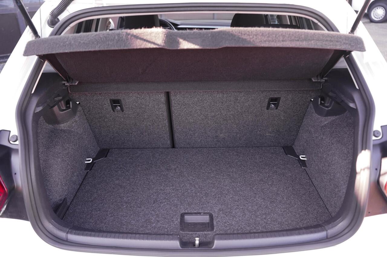 Volkswagen POLO 1.0 TSI Comfortline Clima Stoelverwarming Apple Carplay PDC v+a Adaptive cruise Sportstoelen