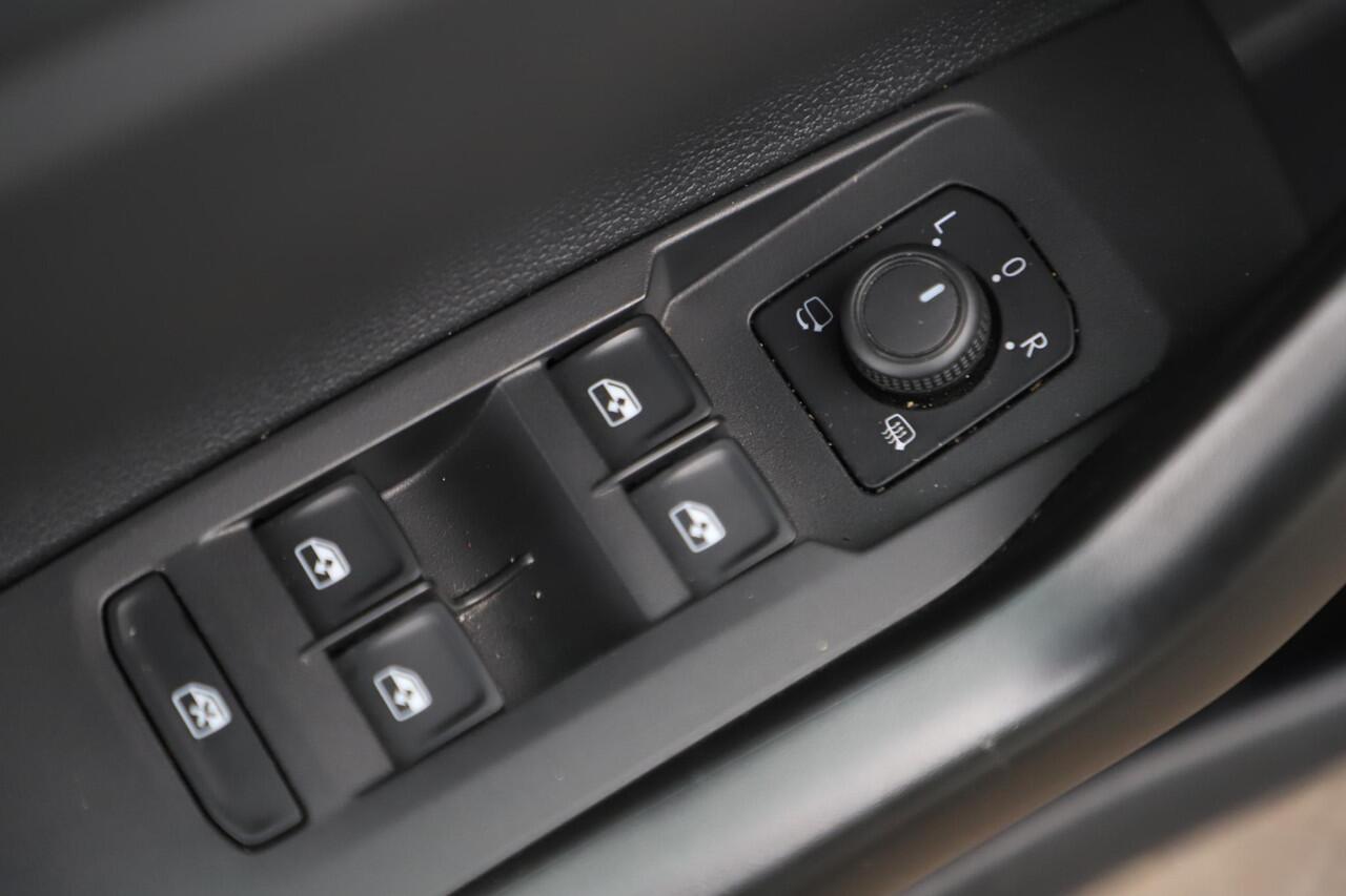 Volkswagen POLO 1.0 TSI Life 95PK 16 inch LMV Carplay Android Navigatie Parkeersensor Full LED Airco Adaptive Cruise