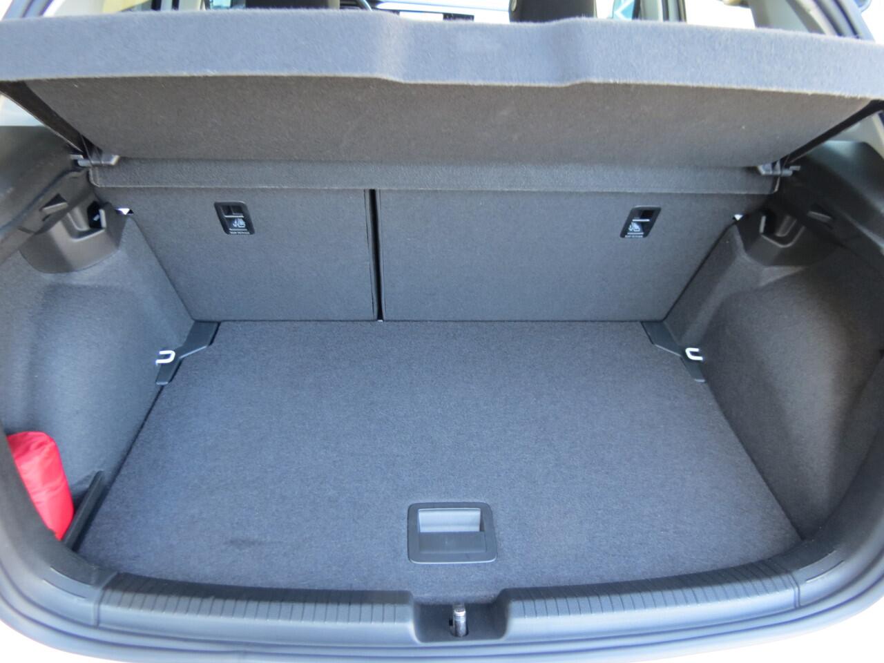 Volkswagen POLO 1.0 MPI Polo -80pk- Move | LED | Climate Control | Stoelverwarming | Parkeersensoren | Rijklaarprijs incl. 1 jaar Bovag garantie