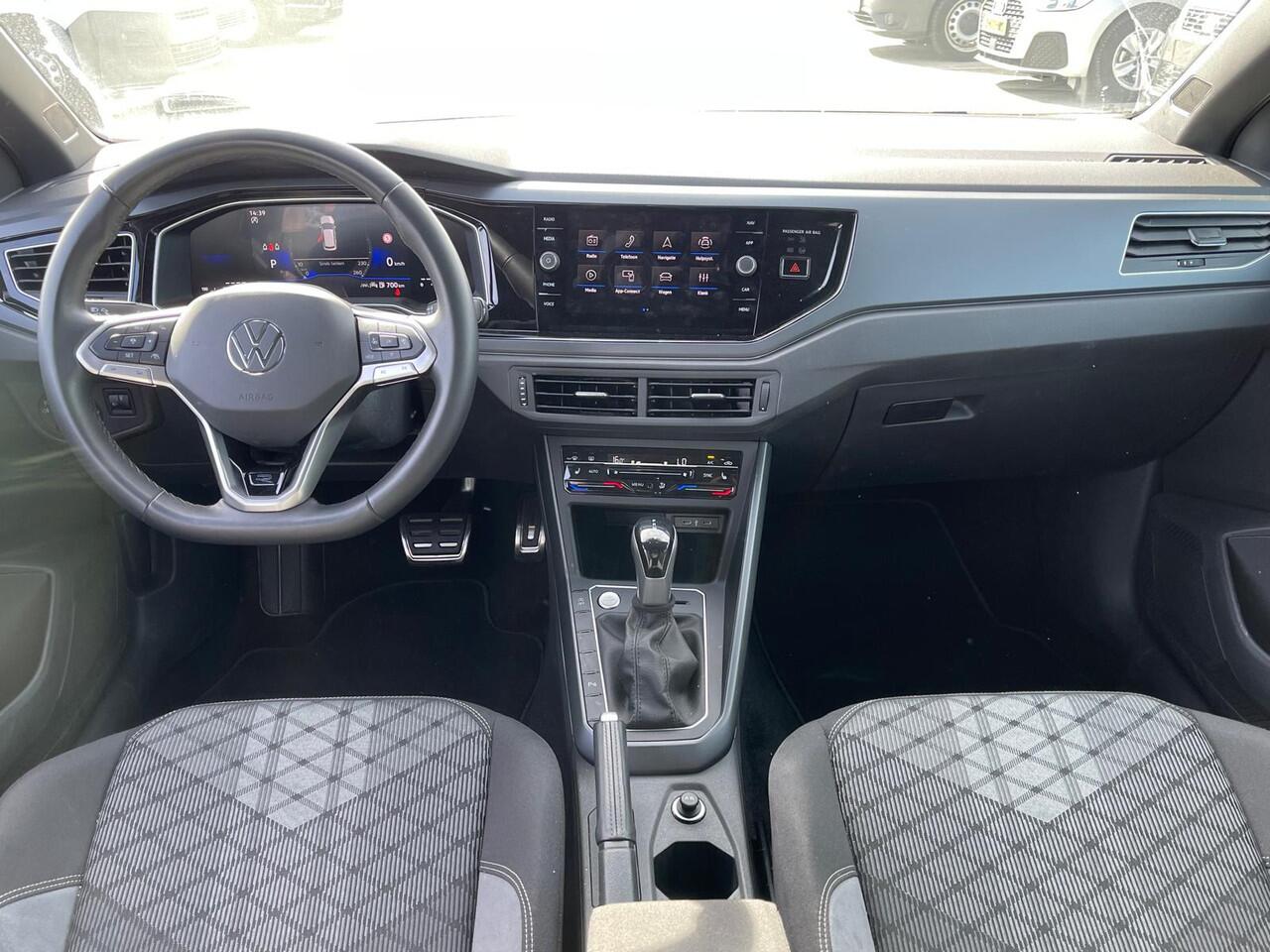 Volkswagen POLO 1.0 TSI R-Line / Achteruitrijcamera / Keyless / Stoelverwarming / Getint / Glas / 16'' LMV / VW