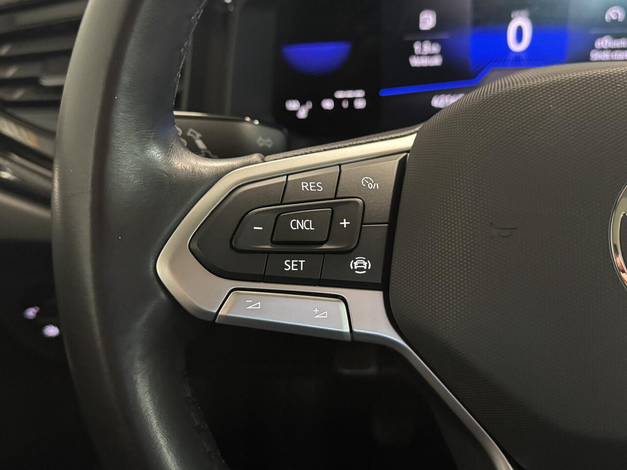 Volkswagen POLO 1.0 Panoramadak/Stoelverwarming/Parkeersensoren