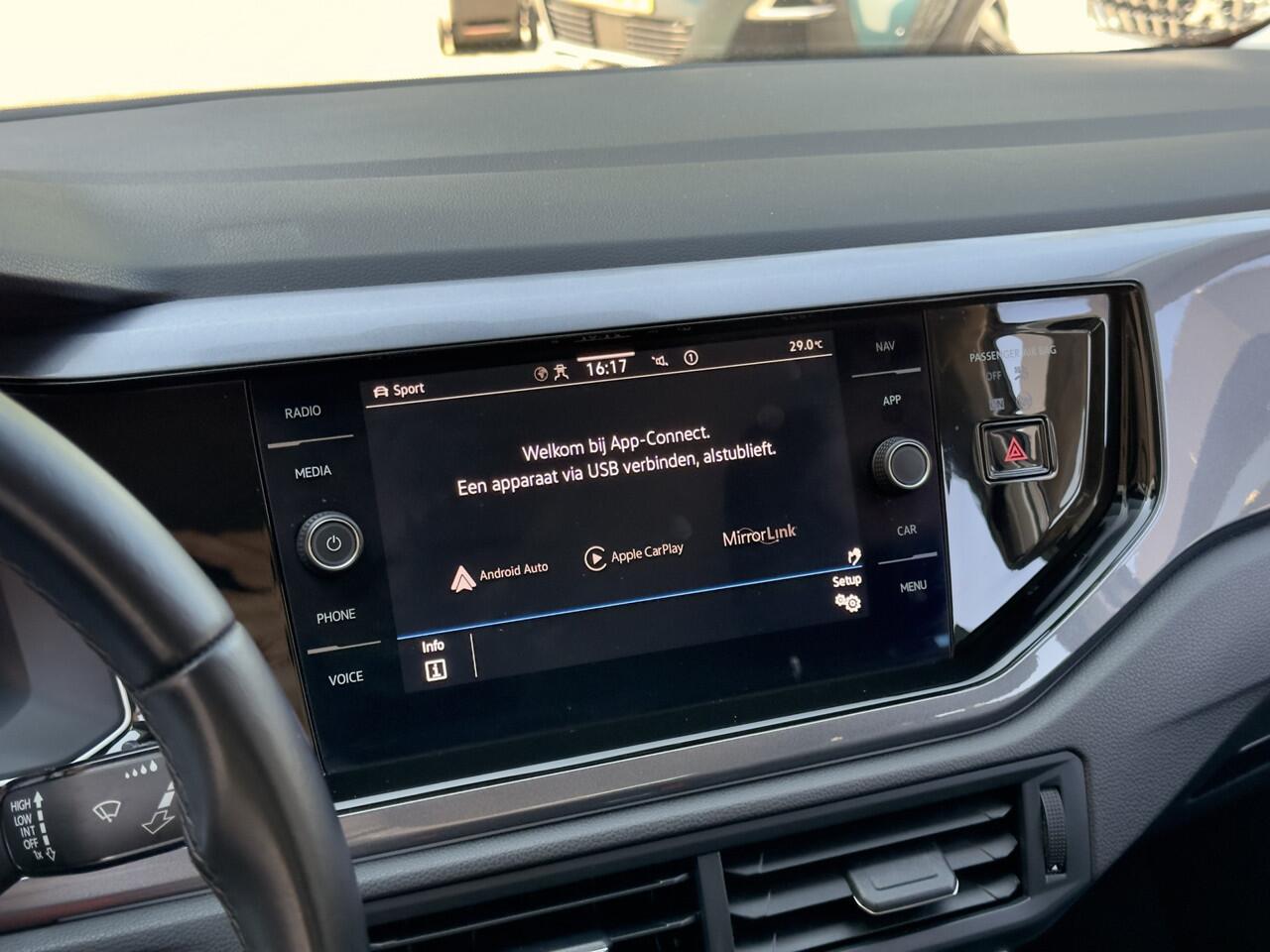 Volkswagen POLO 1.0 TSI HIGHLINE R-LINE 57D.KM!! NAVI CAMERA AIRCO APPLE-CARPLAY LED LMV PDC