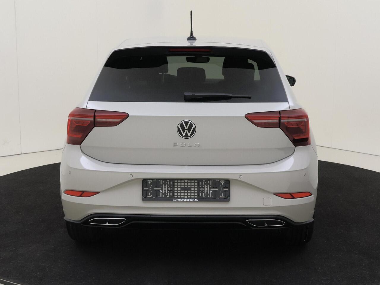 Volkswagen POLO R-Line Edition | 'App-Connect' draadloze smartphone integratie | Achterlichten LED | Afstandscontrolesysteem (Front Assist)