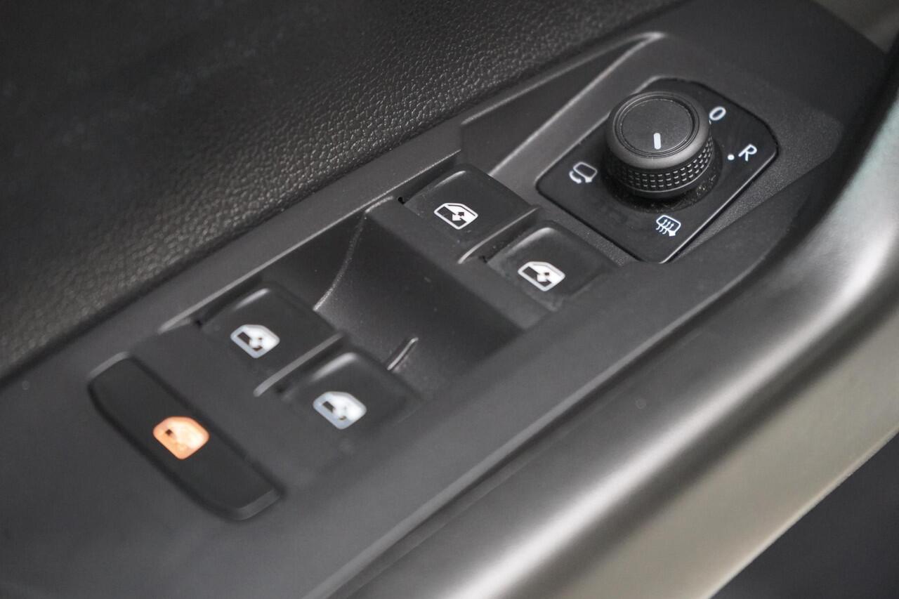 Volkswagen POLO 1.0 TSi 95pk 5-drs | Apple Carplay | Navigatie | Achteruitrijcamera | Lm velgen