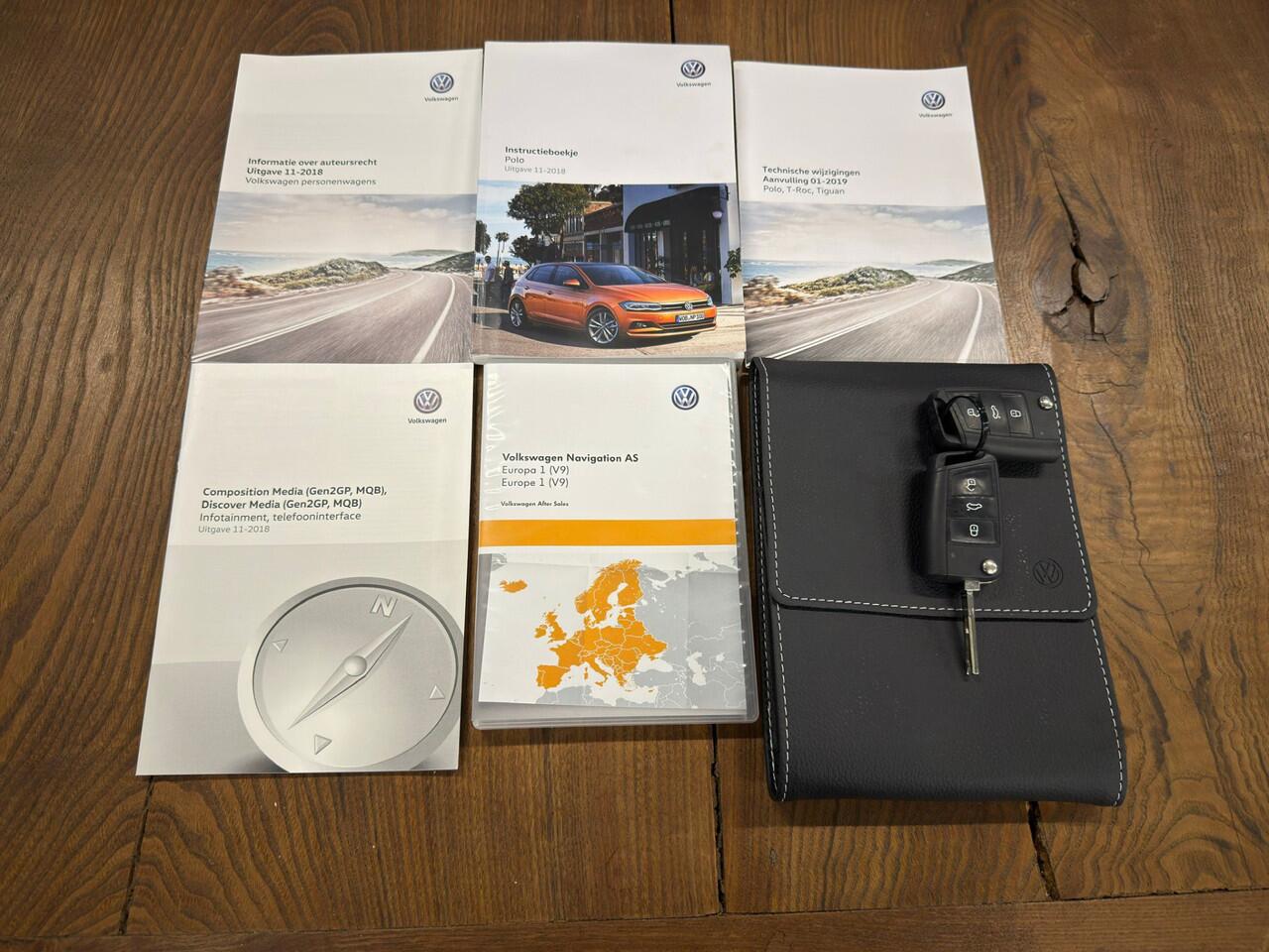 Volkswagen POLO 1.0 TSI Highline Orig.NL auto/Metallic wit/Navigatie/Apple car play/Climate control/Adaptive cruise control/Parkassist/Privacy glass/Spiegel verwarming