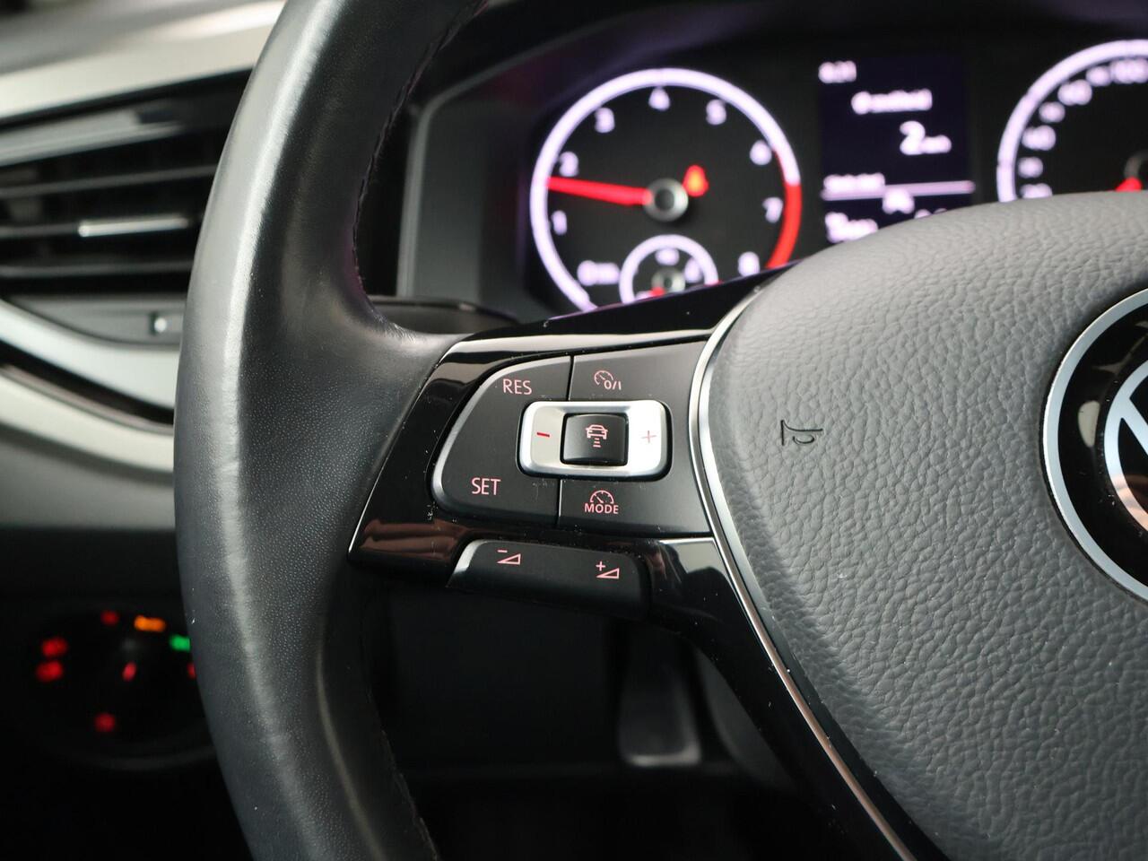 Volkswagen POLO 1.0 TSI R-Line Edition | 95 PK | Parkeersensoren | Adaptive cruise control | Apple CarPlay / Android Auto |