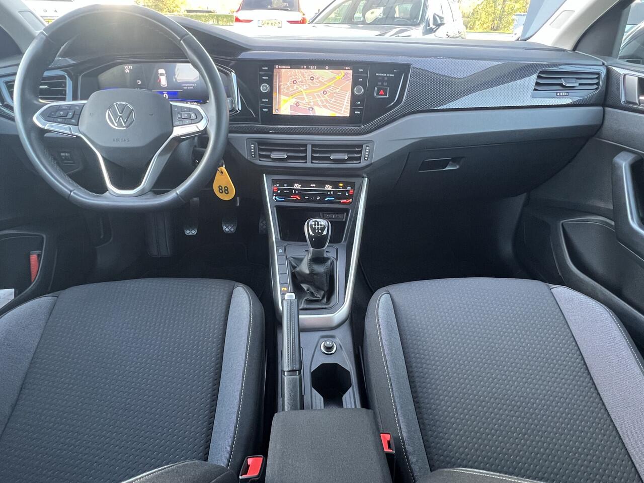 Volkswagen POLO 1.0 TSI 95 Pk Life Business Navigatie Led koplampen Carplay Android Lm Velgen ACC Parkeersensoren V+A Stoelverwarming DAB Extra Getint Glas NL Auto