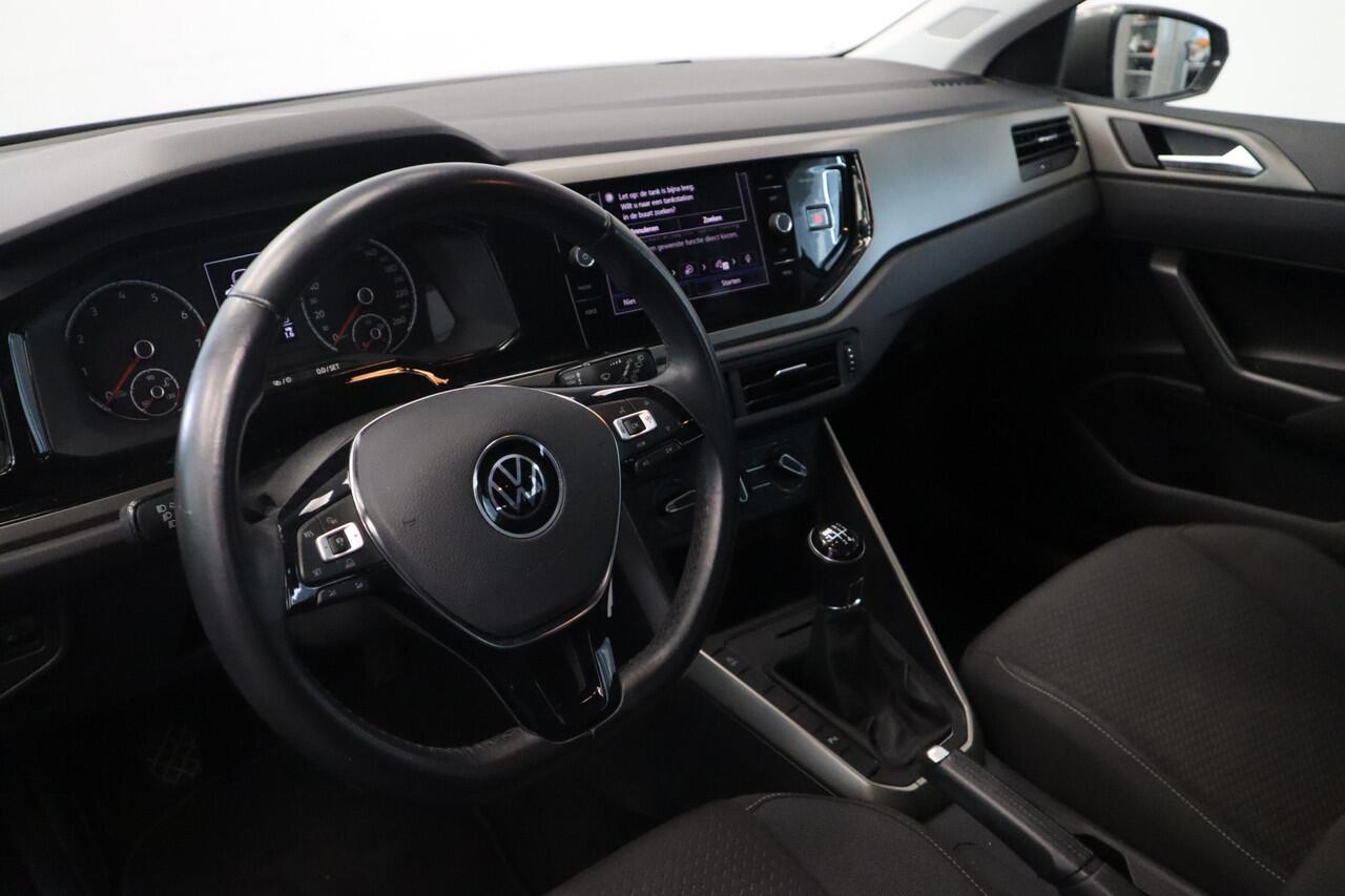 Volkswagen POLO 1.0 TSI R-Line Edition ACC 16''lmv Navigatie 24 maanden garantie mogelijk (*vraag naar de voorwaarden)