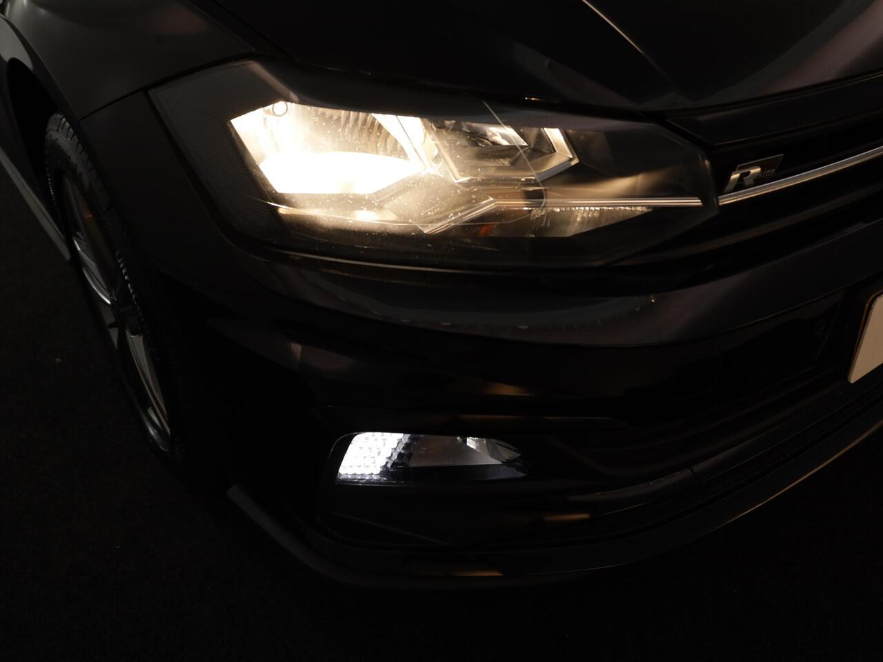 Volkswagen POLO 1.0 TSI R-Line Edition 95 pk | Navigatie via App | Airco | Parkeersensoren | Adaptieve cruise control | Licht- en zicht pakket |