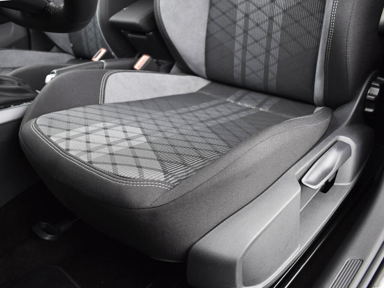 Volkswagen POLO R-Line Edition 1.0 TSI 95 PK 7 versn. DSG 7 Versn. DSG · Voorraad Actie · Prijs is inclusief EU 2000,- inruilpremie · Speciaal ingekocht