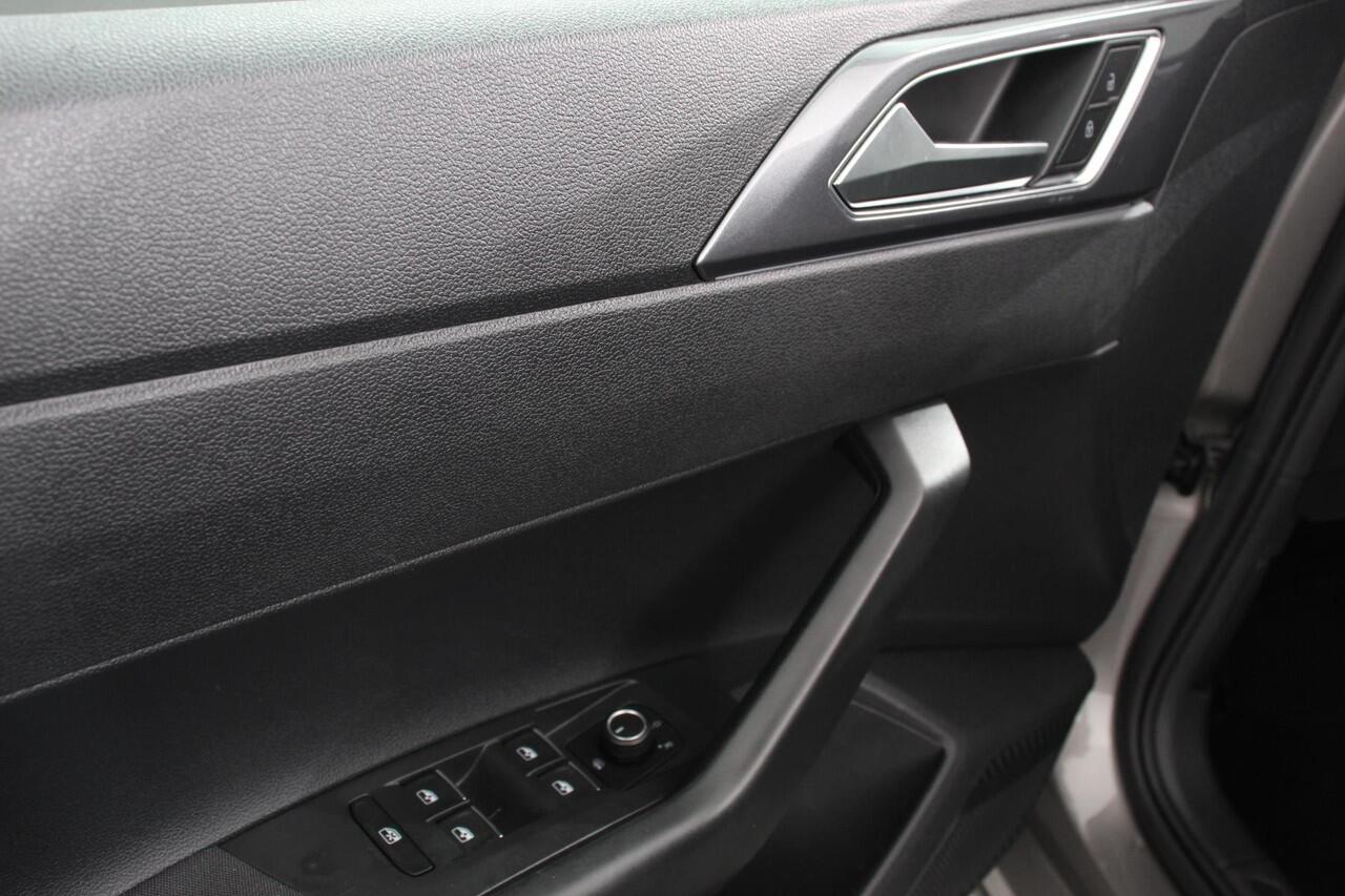 Volkswagen POLO 1.0 TSI 110pk DSG Highline | Navigatie | Apple Carplay/Android Auto | Parkeersensoren | Adaptive Cruise Control | Stoelverwarming | Getinte ramen | Climatronic