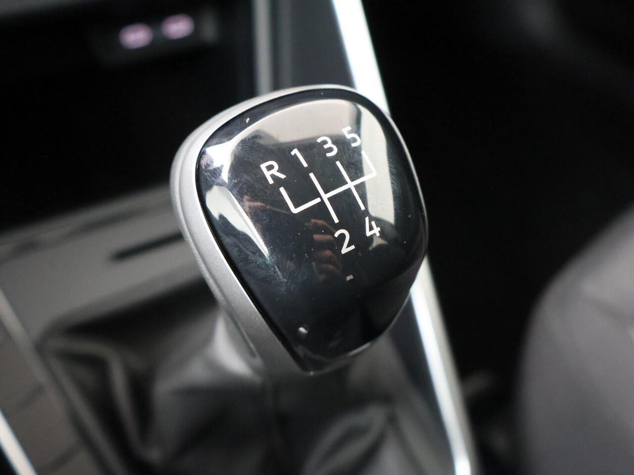 Volkswagen POLO Life Edition 1.0 70 kW / 95 pk TSI Hatchback 5 ver sn. Hand | Multimedia pakket |