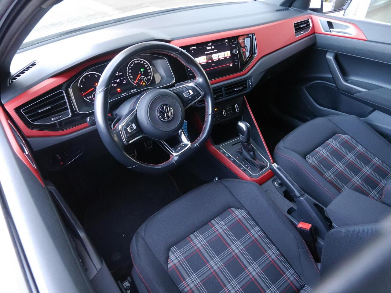 Volkswagen POLO 2.0 TSI GTI | 200PK | DSG | Achteruitrijcamera | ACC | Parkeersensoren V+A | Lichtmetalen velgen | Android auto / Apple carplay