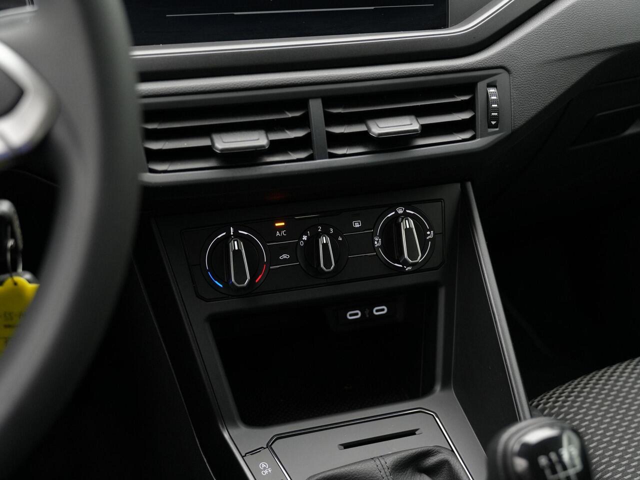 Volkswagen POLO 1.0 TSI 95 pk | Parkeersensoren voor/achter | DAB | Cruise Control