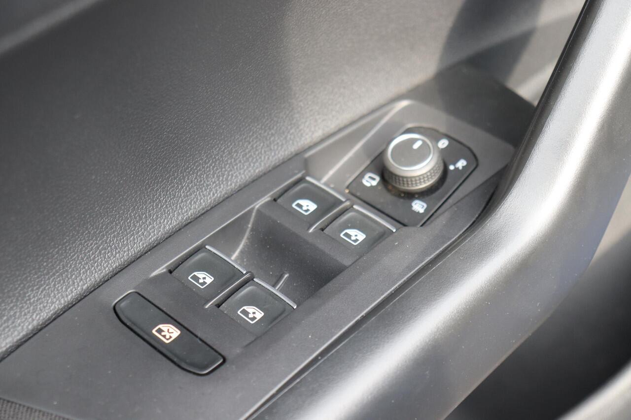 Volkswagen POLO 1.0 TSI Life Edition Acc IQ-Light Trekhaak Camera