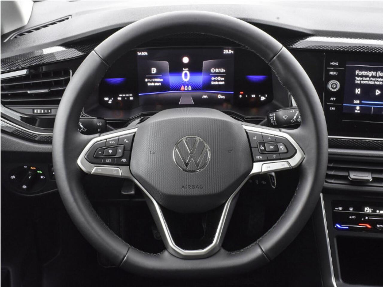 Volkswagen POLO Life Edition 1.0 TSI 95 pk 5 versn. Hand · Achteruitrijcamera · Parkeersensor achter · Velgen 'essex', 15 inch lichtmetaal ·