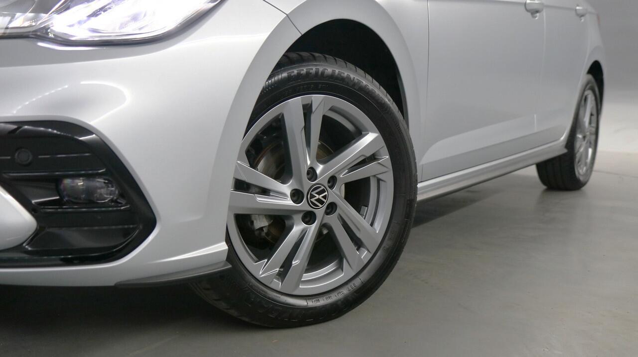 Volkswagen POLO 1.0 TSI 95pk R-Line / Navigatie / Stoelverwarming / Camera