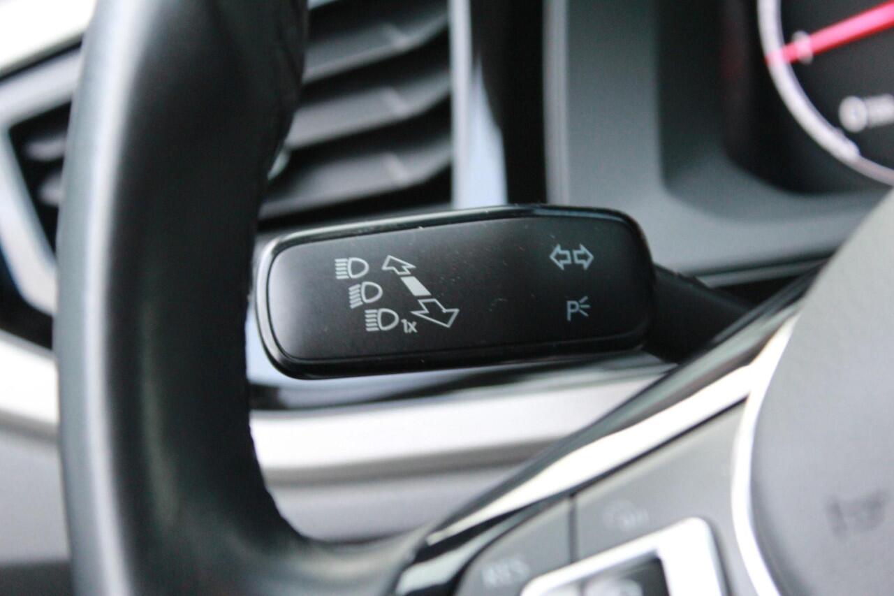Volkswagen POLO 1.0 TSI R-Line Edition | ACC | Carplay |