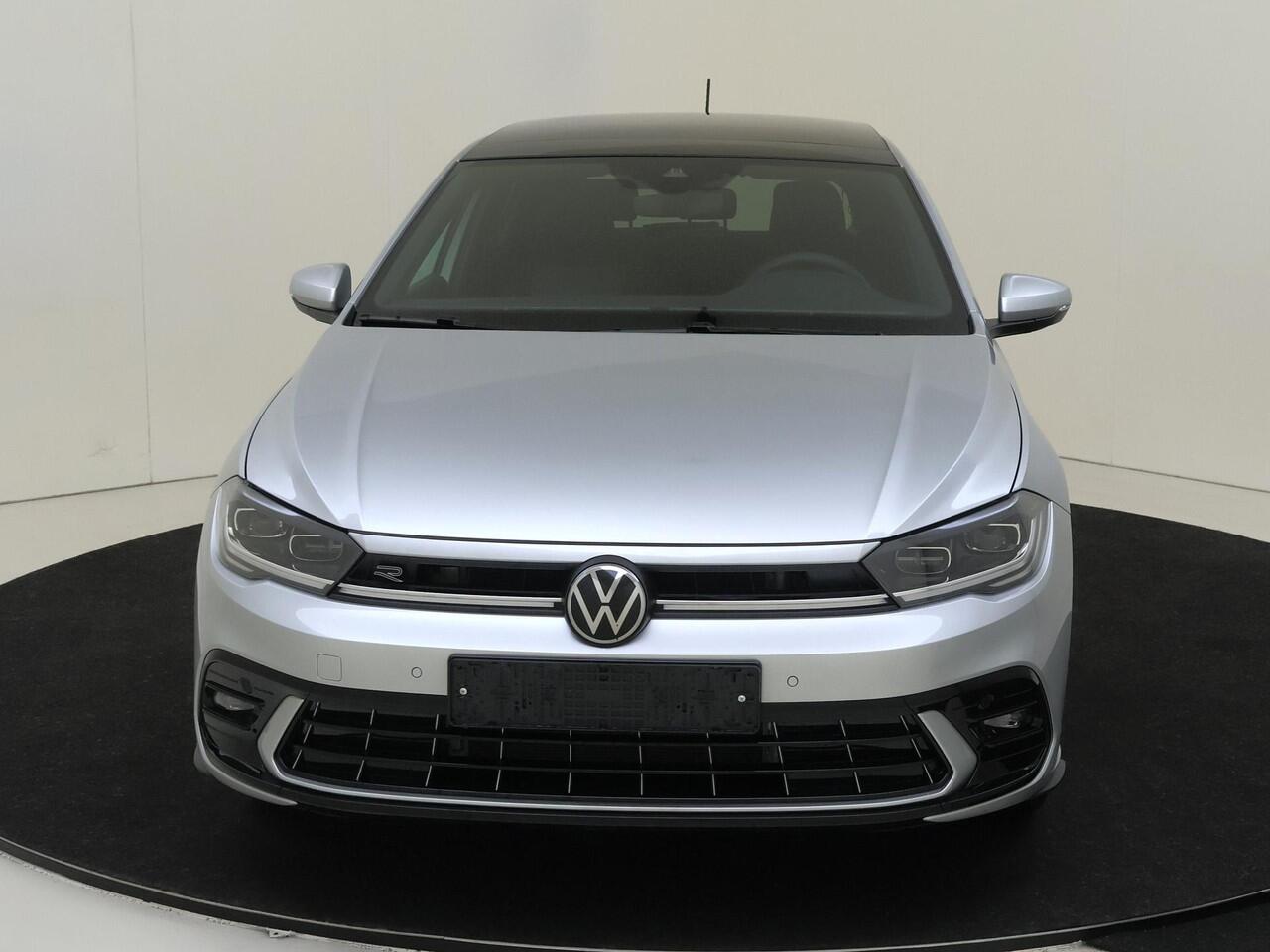 Volkswagen POLO R-Line Edition | 'App-Connect' draadloze smartphone integratie | Achterlichten LED | Afstandscontrolesysteem (Front Assist)