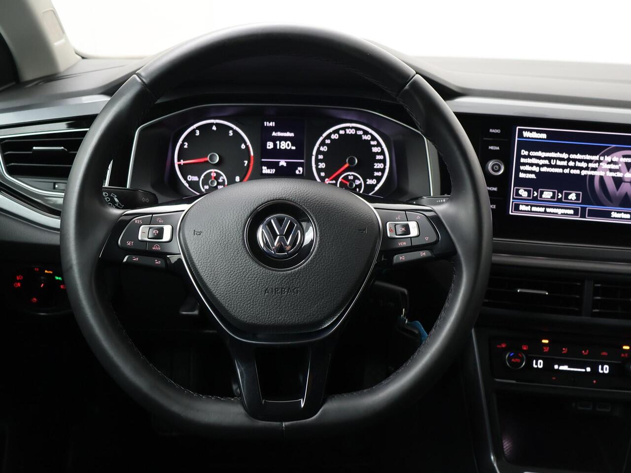 Volkswagen POLO 1.0 TSI Highline | 95 PK | Adaptive Cruise Control | Climate Control | NAVI | DAB | Aplle Carplay/Android Auto |