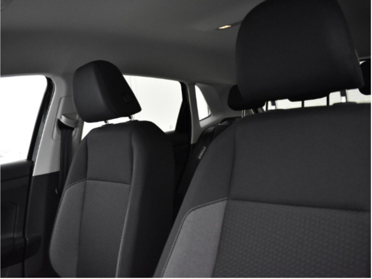 Volkswagen POLO Life Edition 1.0 TSI 95 pk 5 versn. Hand · Achteruitrijcamera · regensensor ·