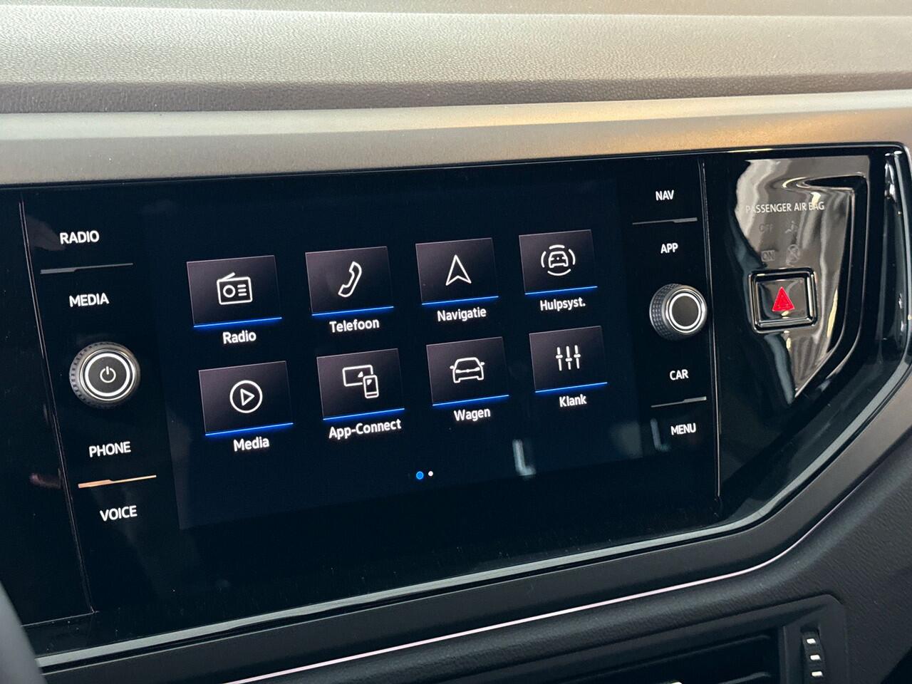 Volkswagen POLO 1.0 TSI 95pk DSG R-Line | Velgen 'Bergamo', 17 inch lichtmetaal | Licht & Zicht Pakket | Travel Assist (incl. Adaptive Cruise Control)