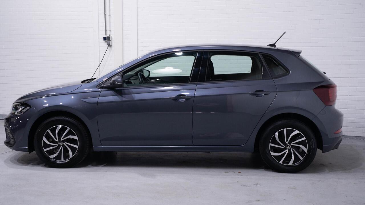 Volkswagen POLO 1.0 TSI Life Business Navigatie NAP 1e Eig. ACC ECC PDC v+a Apple-carplay Camera Digi-cockpit Stoelverwarming Rijklaar!