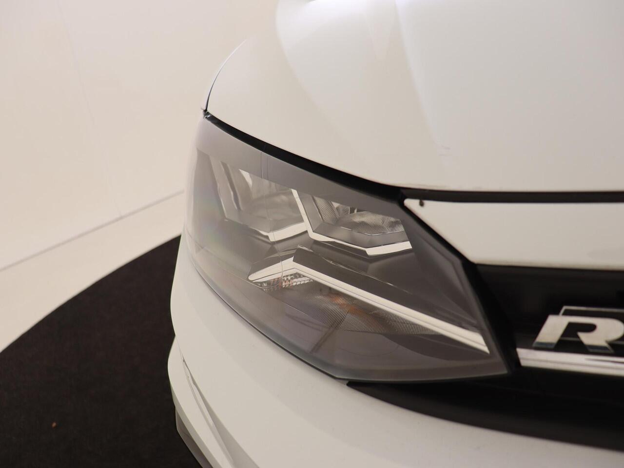 Volkswagen POLO 1.0 TSI R-Line Edition | Navigatie | Parkeersensoren | Airco | CarPlay | Adaptieve cruise control | Draadloze telefoonlader |