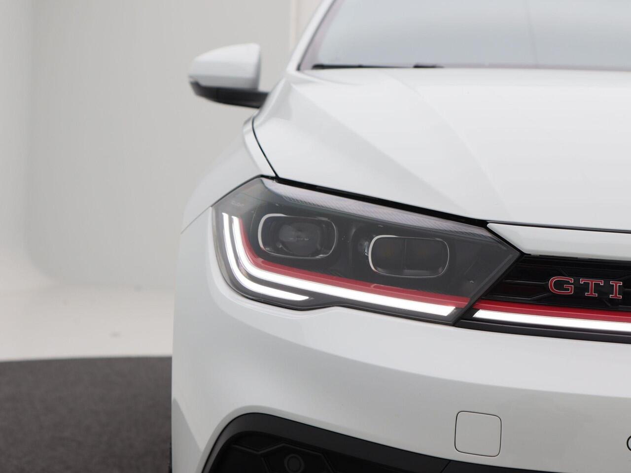 Volkswagen POLO 2.0 TSi GTi 207 Pk Automaat | Full LED IQ | Adaptive Cruise | CarPlay | Climate Control | Stoelverwarming | 18 Inch | 52.812 Km!!