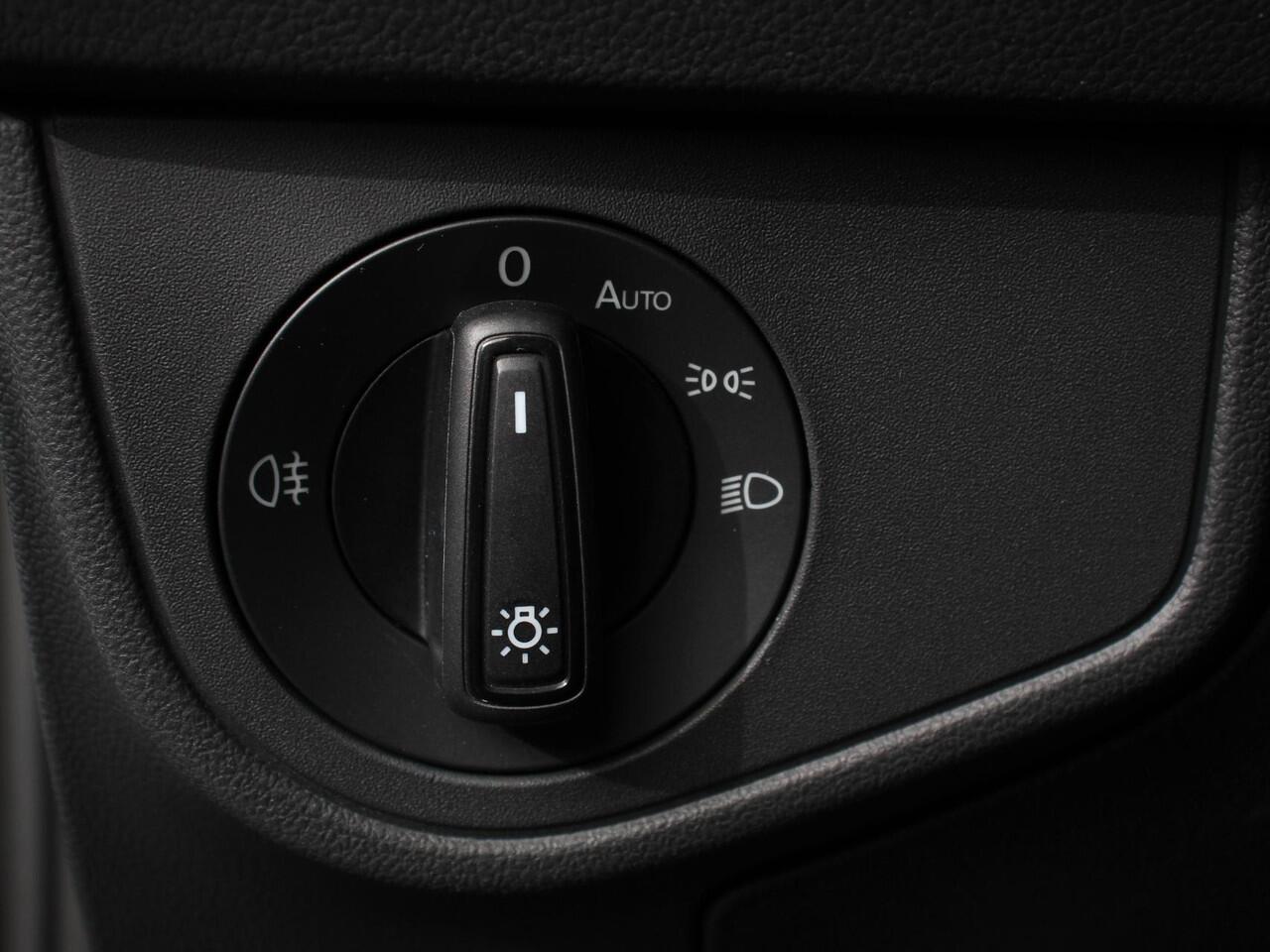 Volkswagen POLO 2.0 TSI GTI Automaat Navigatie Apple Carplay / Android Auto Adaptive Cruise Control Parkeersensoren Park Assist Dodehoek Assistent Stoelverwarming Climate Control