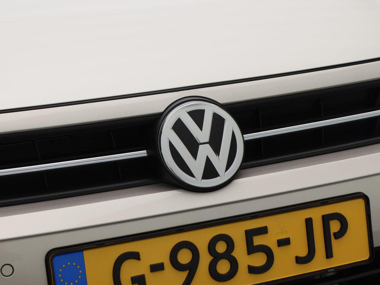 Volkswagen POLO 1.0 TSi Highline | Adaptive Cruise | Carplay | Parkeersensoren | Navigatiesysteem | Climate Control | LED | 16 Inch | 8.703 Km!!