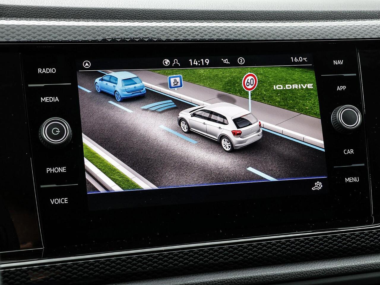 Volkswagen POLO Life Edition 1.0 TSI 95 PK 5 versn. Hand · Multimedia Pakket · Parkeersensoren voor en achter · Prijs is inclusief inruilpremie ·