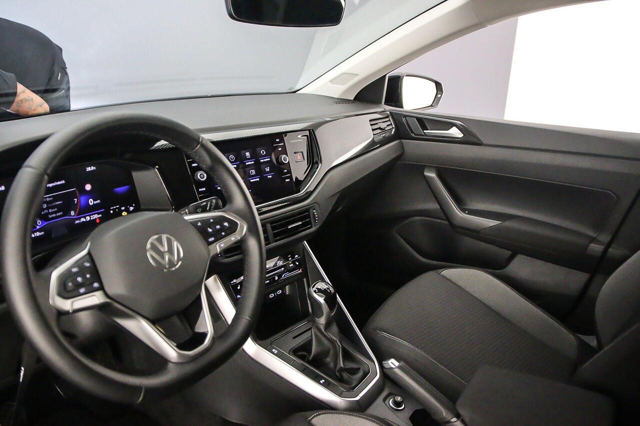 Volkswagen POLO Life 1.0 TSI 95pk Adaptive cruise control, Parkeersensoren, Stoelverwarming, App connect, DAB, Radio, Airco, Bluetooth, LED koplampen