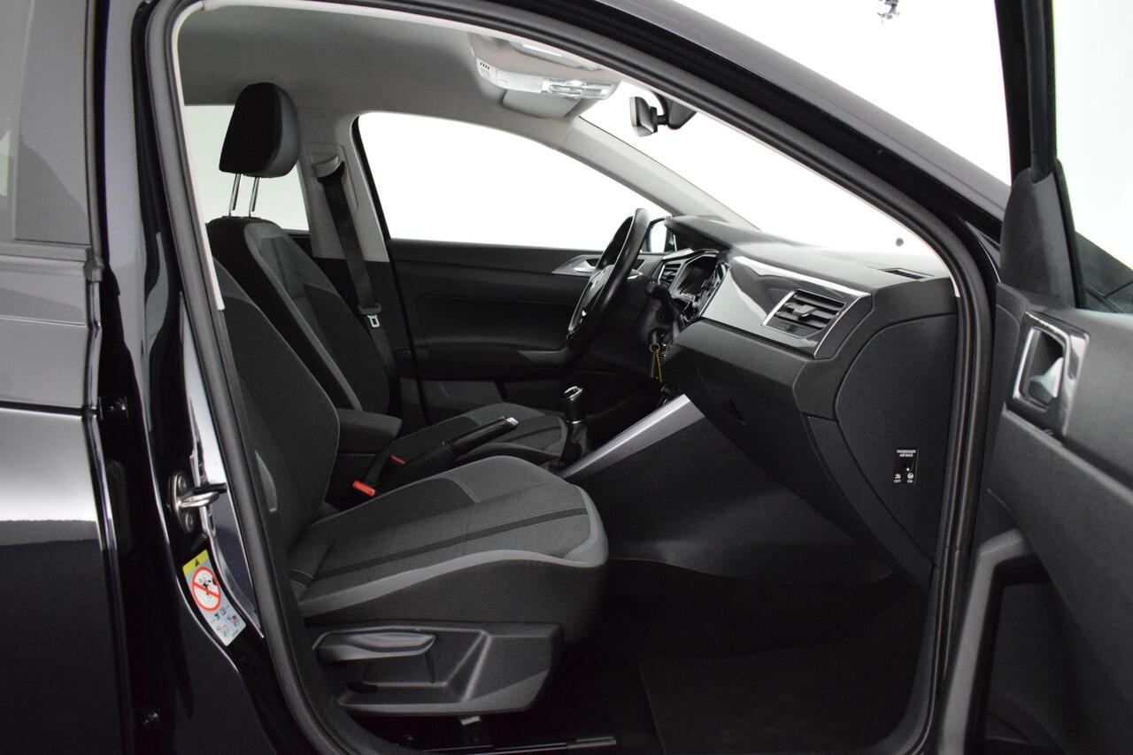 Volkswagen POLO 1.0 TSI 95pk Highline Stoelverwarming Navigatie Climate Control