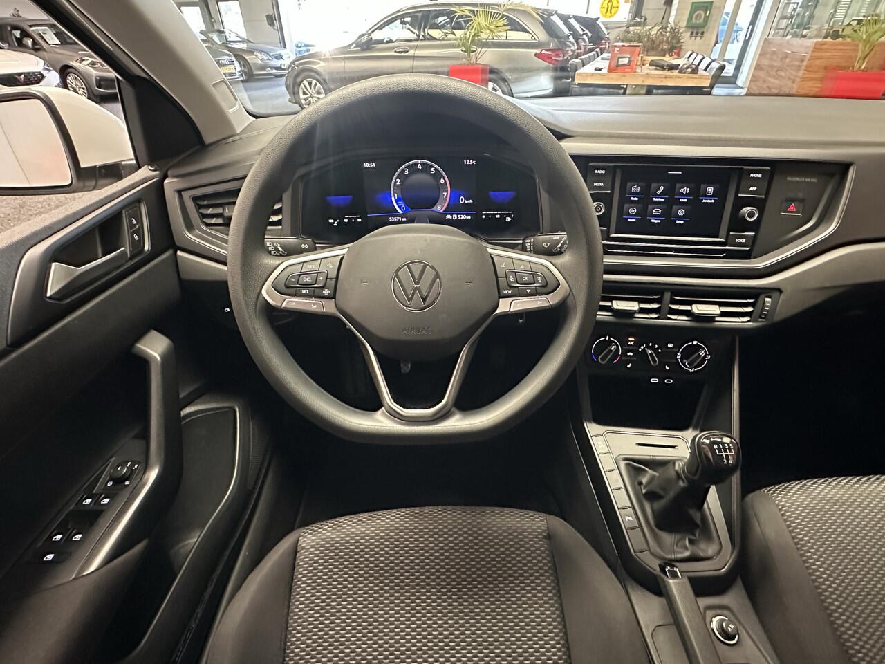 Volkswagen POLO 1.0 MPI COMFORTLINE CRUISE CONTROL AIRCO STOELVERWARMING RIJSTROOKSENSOREN BLUETOOTH TELEFOON MEDIA VOORBEREIDING PDC ZEER MOOI !! 3010