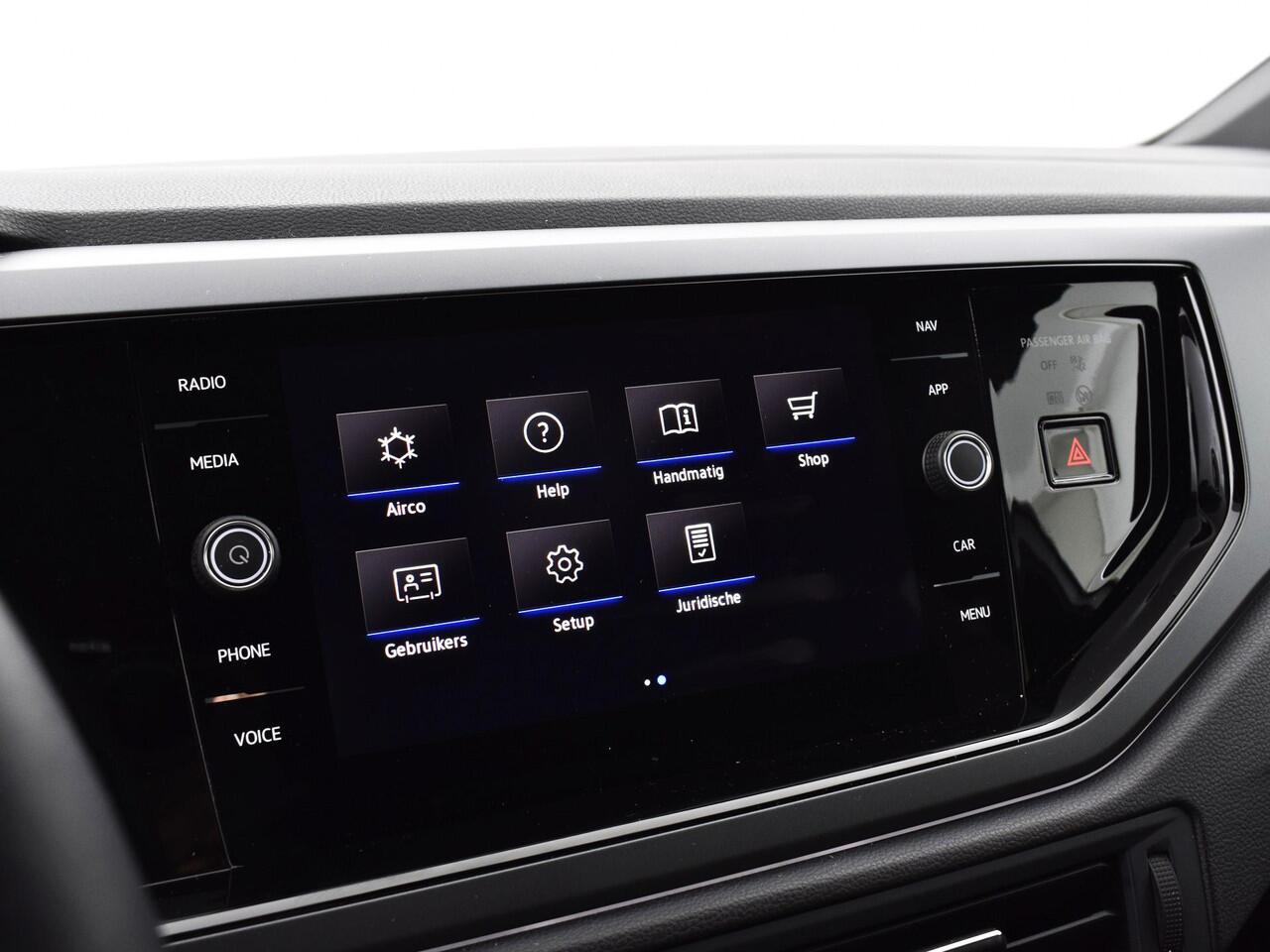 Volkswagen POLO 1.0 TSI 95pk DSG R-Line · Camera · Apple/Android Car Play · P-Sensoren· Getint Glas · Verkeersbord Herkenning · 16'' Inch · Garantie t/m 24-11-2028 of 100.000km