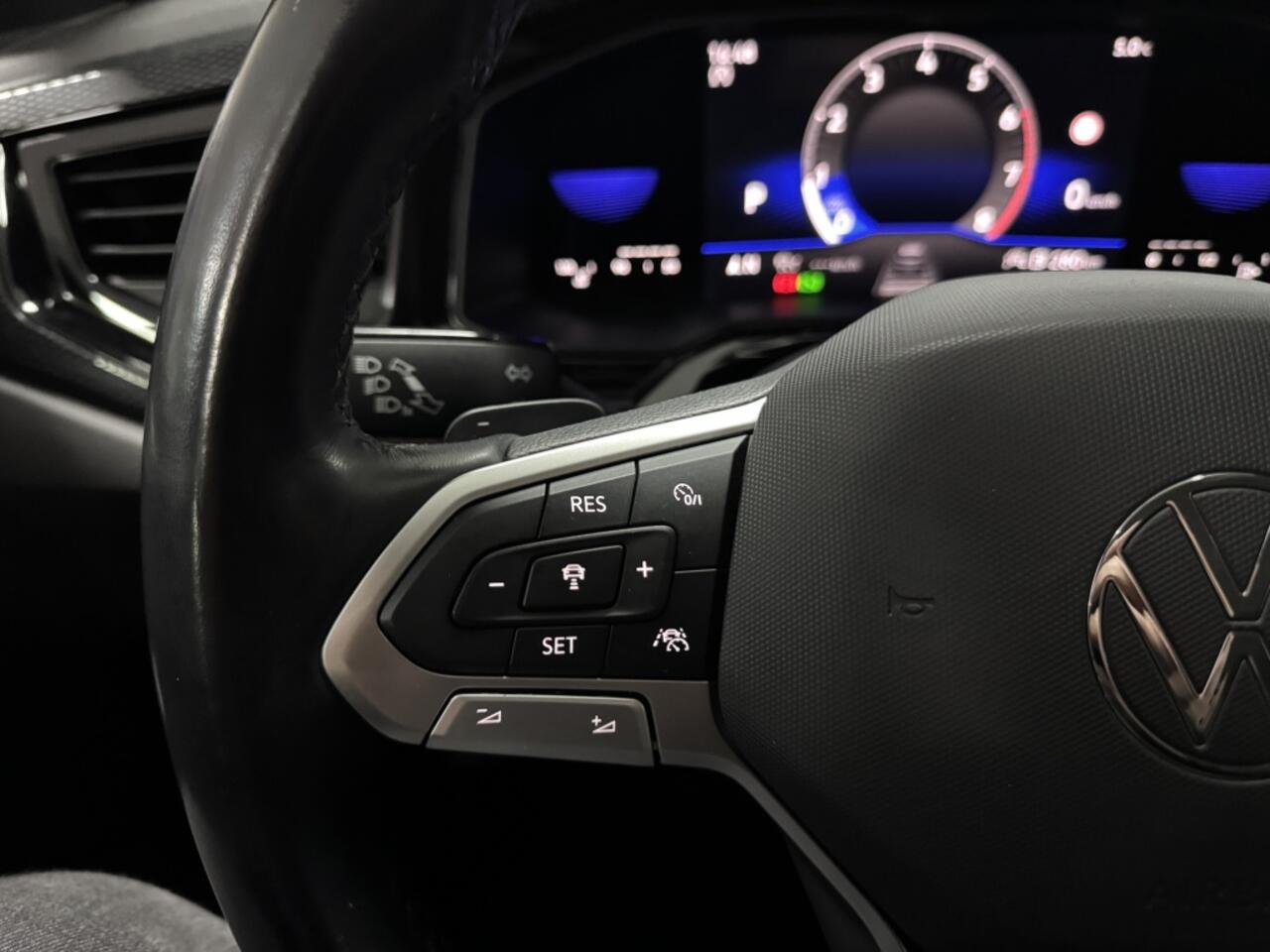 Volkswagen POLO 1.0 TSI LIFE 2022 DSG LANE ACC CARPLAY