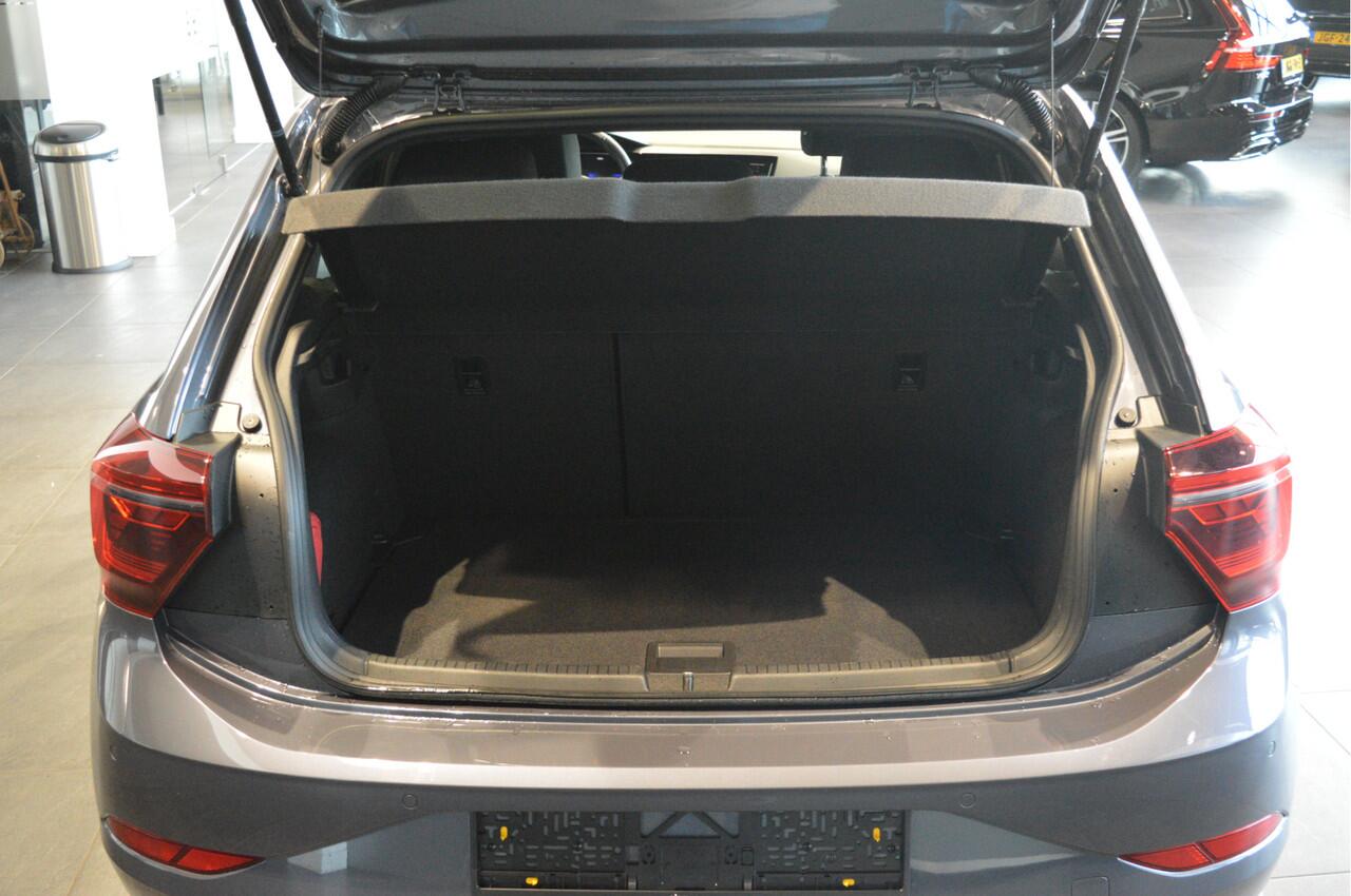 Volkswagen POLO 1.0 TSI 2X R-Line keyless cruise carplay led pdc camera !!